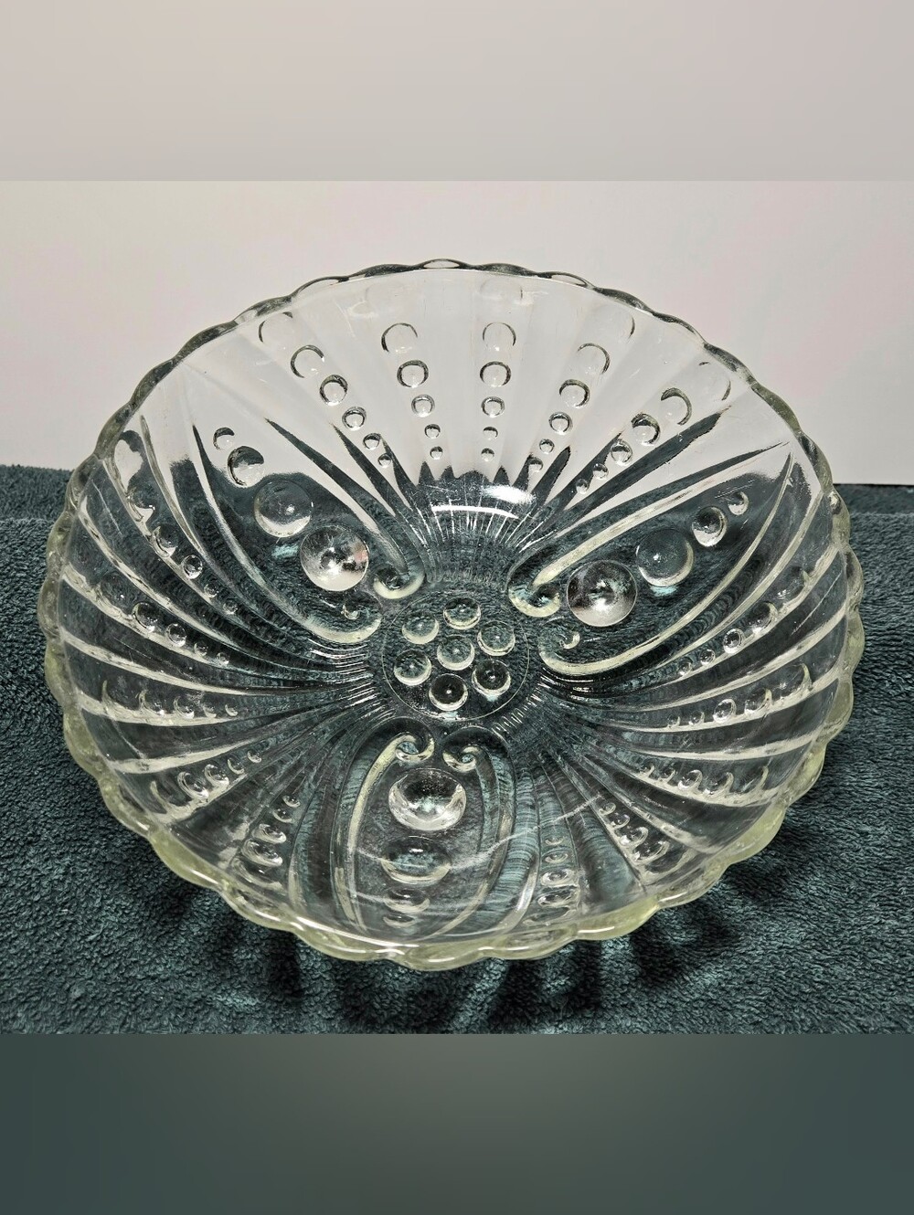 Vintage Anchor Hocking Burple Oyster & Pearl Clear Footed Serving Bowl 9"
